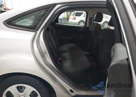 2017 Ford Focus S z USA, uszkodzony, nr VIN 1FADP3E2XHL342810